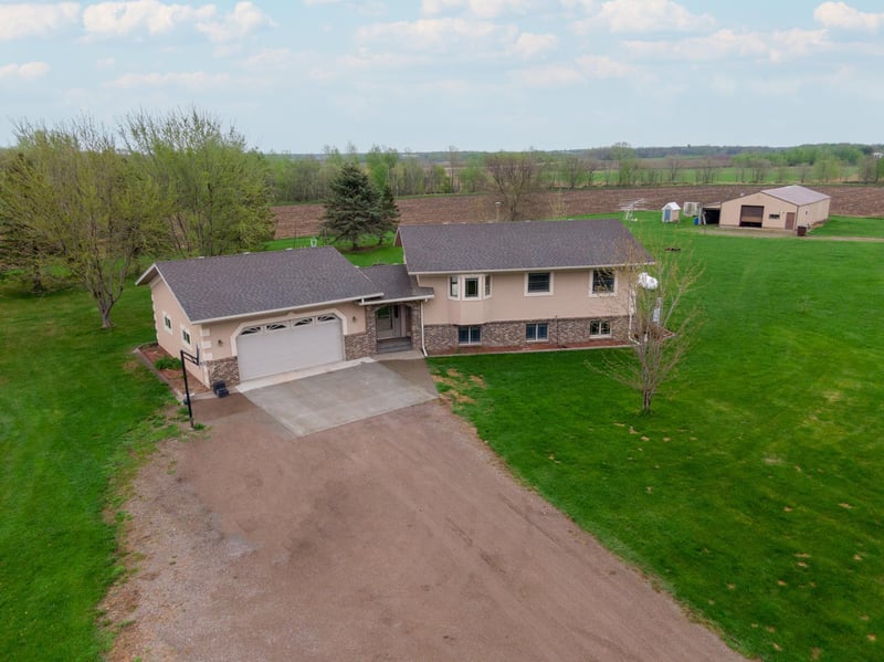 31528 63rd St, Royalton, MN 56373