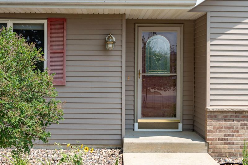 505 2nd St SE, Plainview, MN 55964