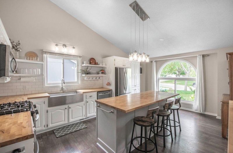 2101 Edinbrook Ter, Brooklyn Park, MN 55443