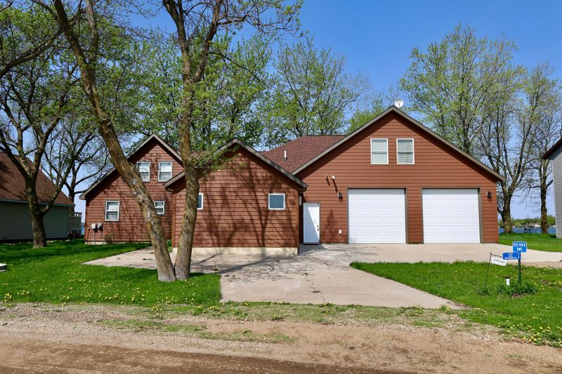 32 Benjamins Rd, Garvin, MN 56132