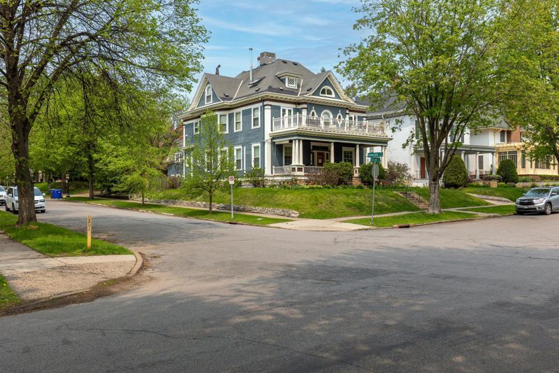 677 Fairmount Ave #1, Saint Paul, MN 55105