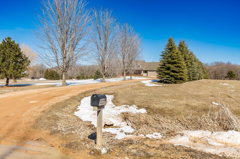 117 Woods Dr, Le Sueur, MN 56058