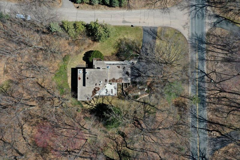 1 Nord Circle Rd, North Oaks, MN 55127