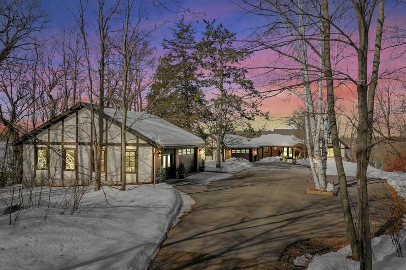 28210 Nathan Ln, Lindstrom, MN 55045