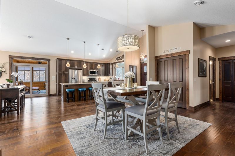 6371 Wolf Chase Rd, Nisswa, MN 56468