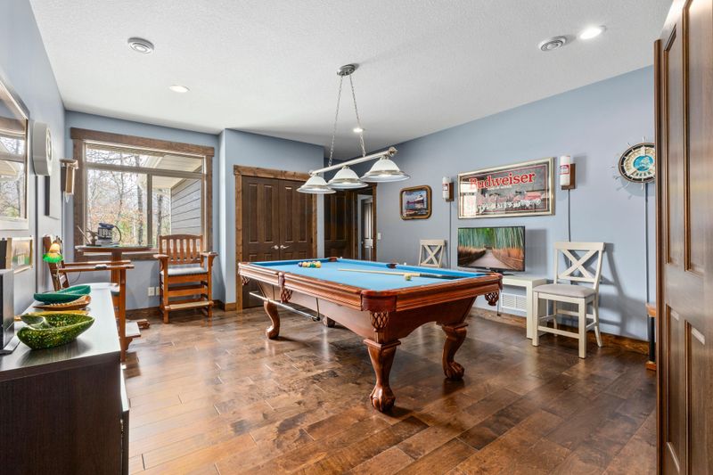 6371 Wolf Chase Rd, Nisswa, MN 56468