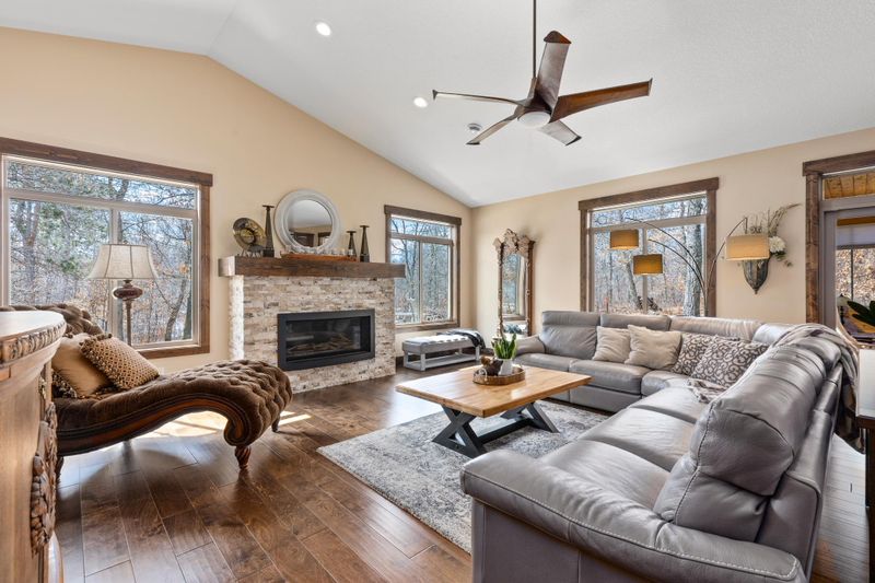 6371 Wolf Chase Rd, Nisswa, MN 56468