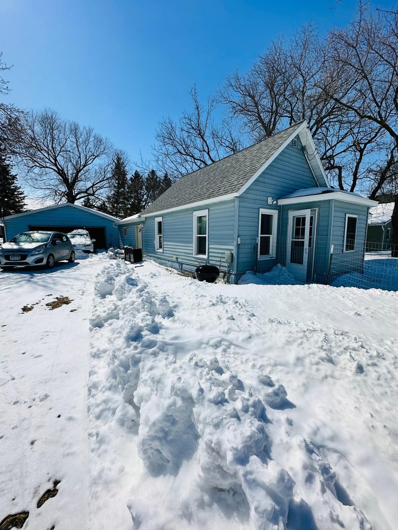307 Woodrow St W, Grygla, MN 56727