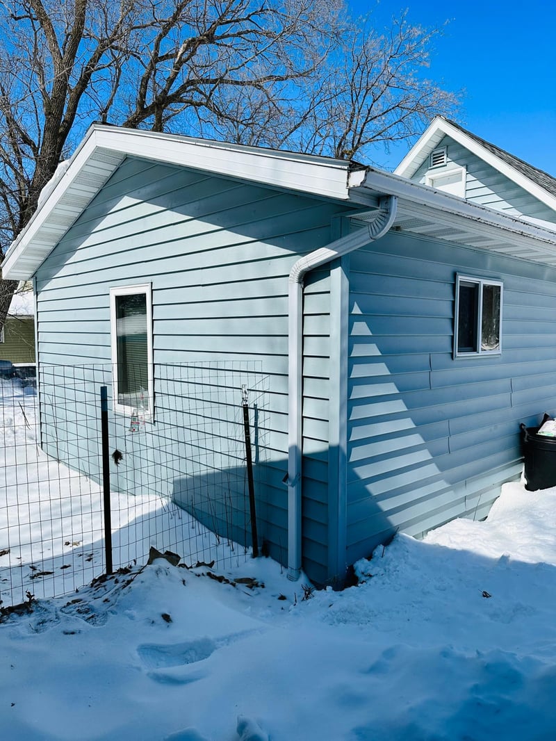 307 Woodrow St W, Grygla, MN 56727