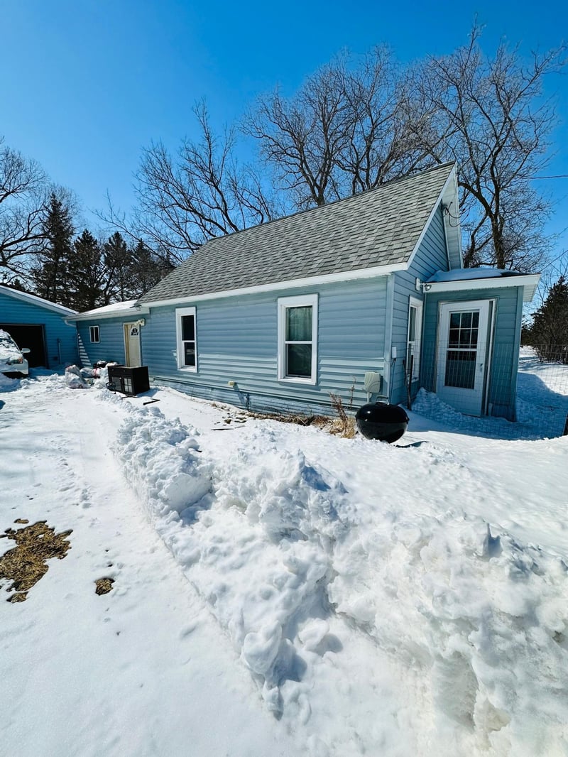 307 Woodrow St W, Grygla, MN 56727