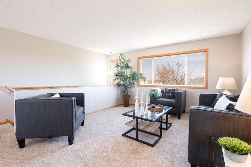 4020 Blakewood Dr, Shakopee, MN 55379