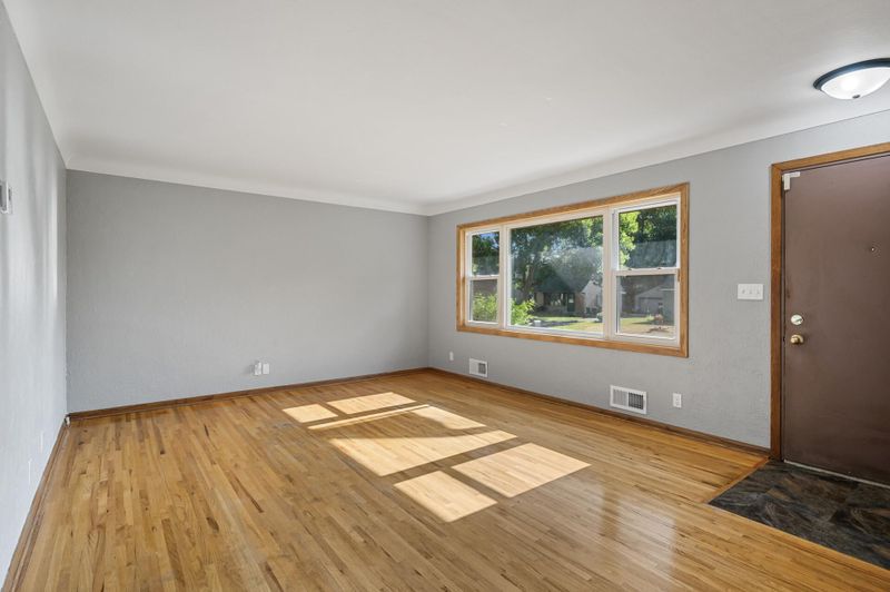 1835 Manton St, Maplewood, MN 55109