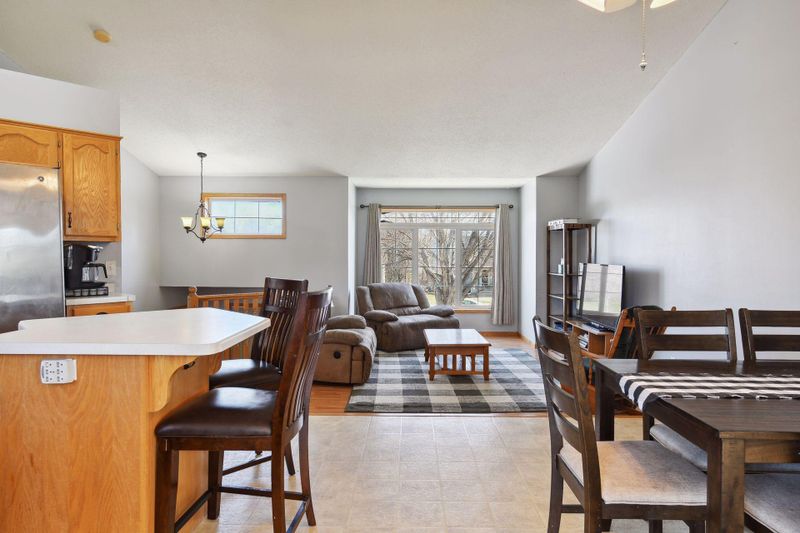 8102 Trappers Ridge Dr, Clear Lake, MN 55319