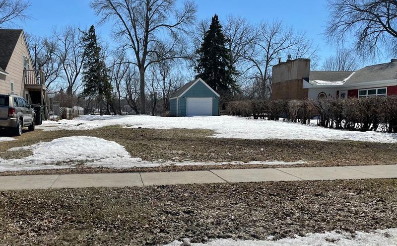 318 E Alcott Ave, Fergus Falls, MN 56537