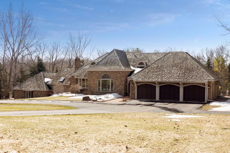 3535 Christine Dr, Maple Plain, MN 55359