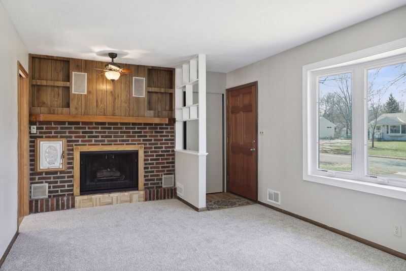 5894 Carlson St, Shoreview, MN 55126
