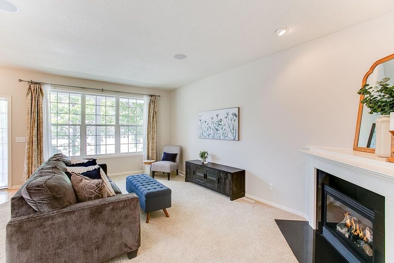 15585 Crab Apple Ln, Eden Prairie, MN 55347
