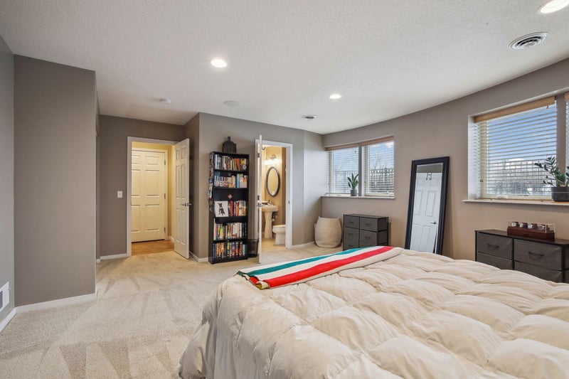 2327 River Pointe Cir #2327, Minneapolis, MN 55411