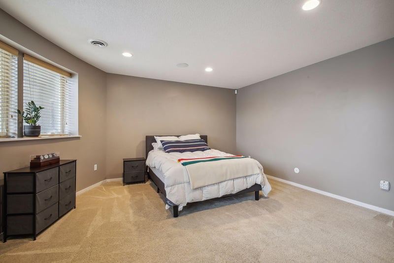 2327 River Pointe Cir #2327, Minneapolis, MN 55411