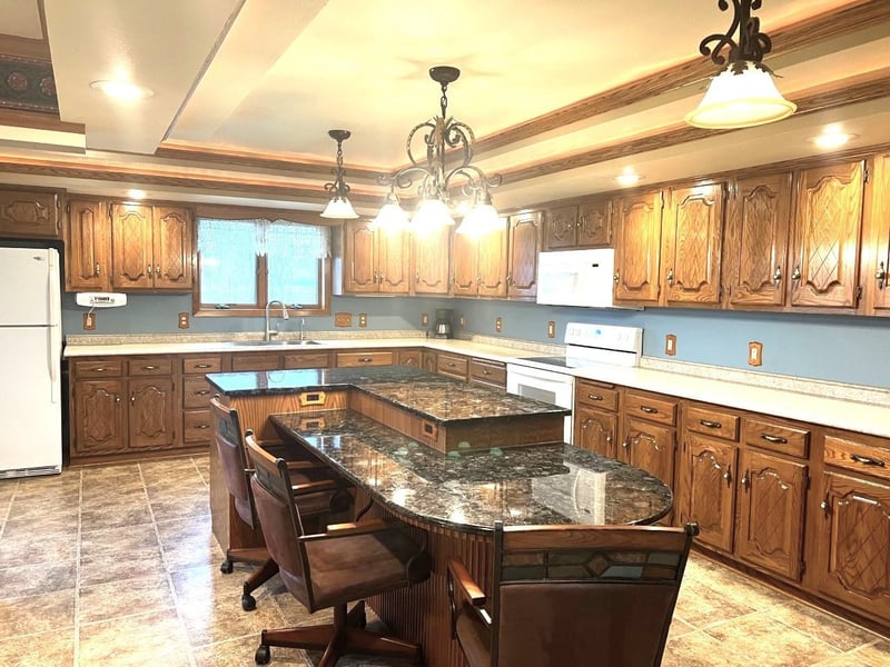 151 Main Ave, Chandler, MN 56122