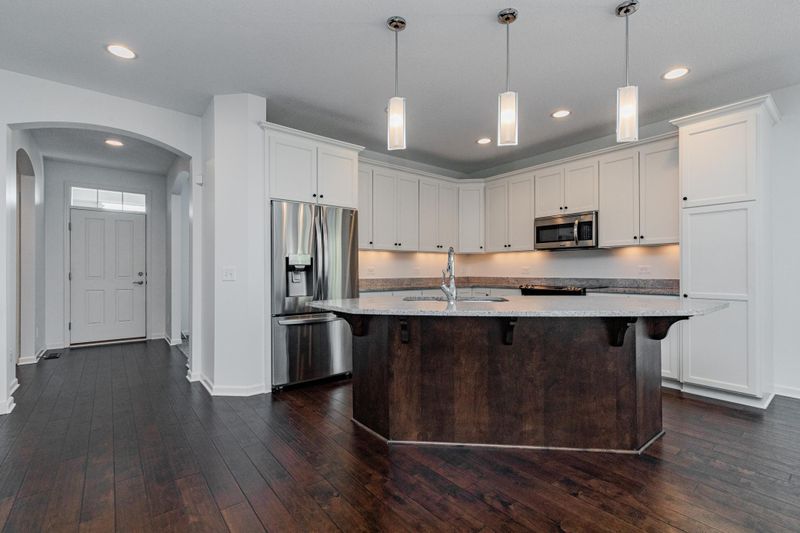 3573 Lemieux Cir, Eagan, MN 55122