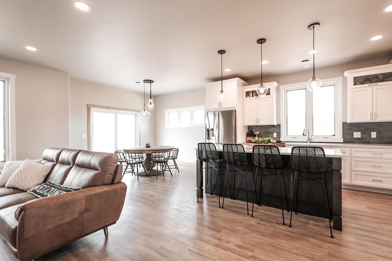 683 8th Ave SW, Perham, MN 56573