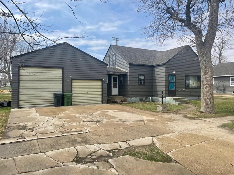 307 3rd Ave, Wilmont, MN 56185