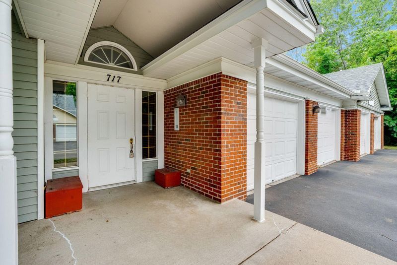 717 Larpenteur Ave E #717E, Maplewood, MN 55117