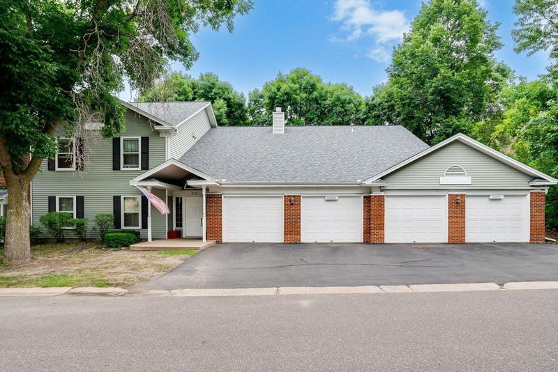 717 Larpenteur Ave E #717E, Maplewood, MN 55117