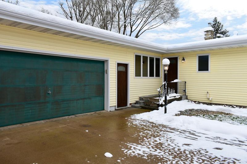 175 Sunrise Dr, Winona, MN 55959