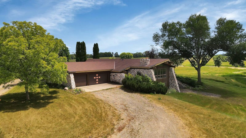 4252 Clementa Ave SW, Waverly, MN 55390