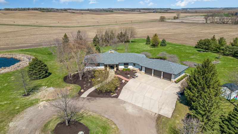 2055 330th St E, Northfield, MN 55057