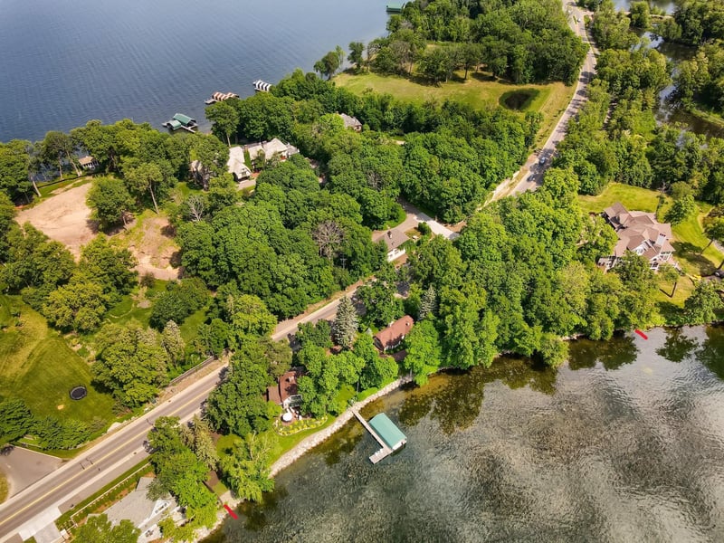 620 Bushaway Rd, Wayzata, MN 55391