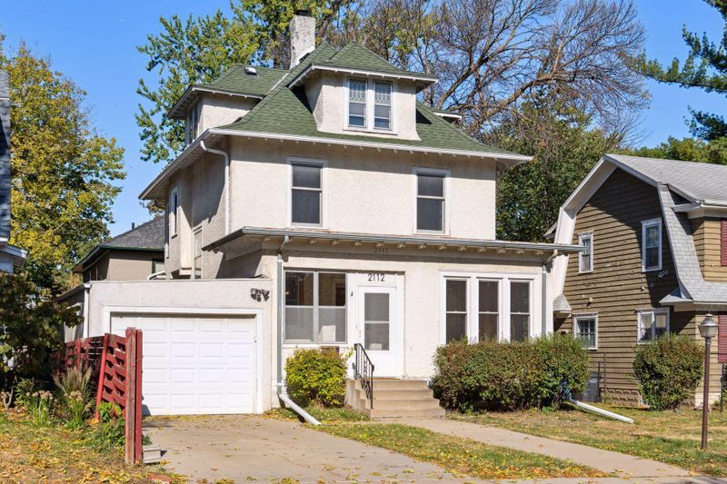 2112 Laurel Ave, Minneapolis, MN 55405