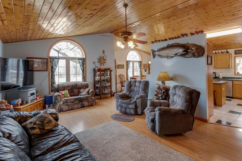13789 Chisholm Rd, Brainerd, MN 56401