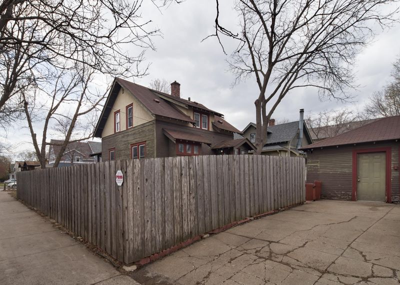 1529 Brook Ave SE, Minneapolis, MN 55414