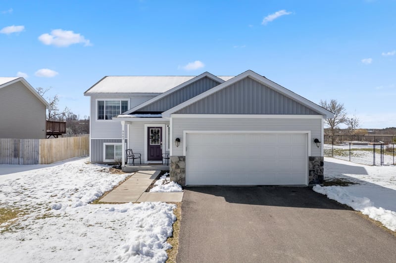 9063 Viking St, Baxter, MN 56401