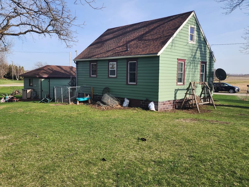 110 W 4th St, Walters, MN 56097