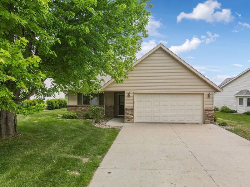 1255 Cypress Dr W, Annandale, MN 55302