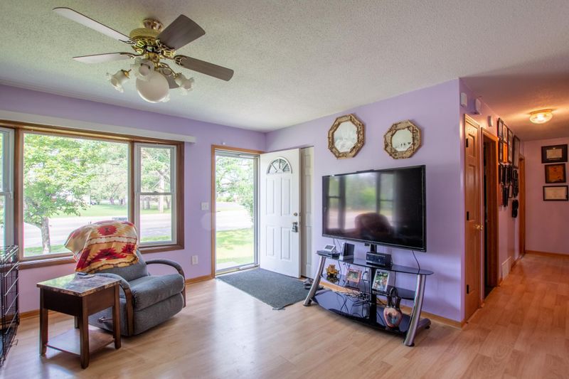 2804 Irvine Ave NW, Bemidji, MN 56601