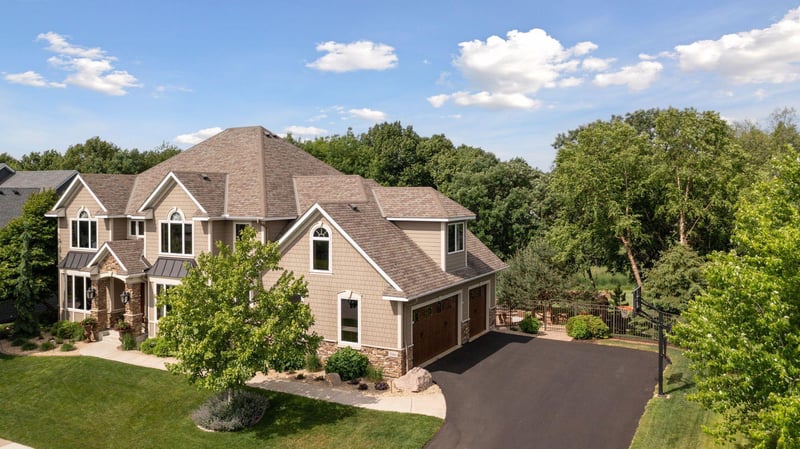 2944 Fairway Dr, Chaska, MN 55318