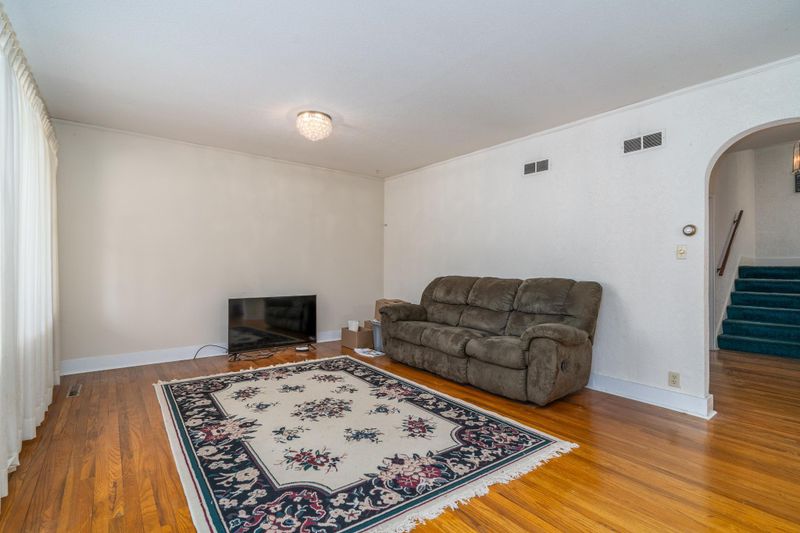 1310 N Front St, Crookston, MN 56716