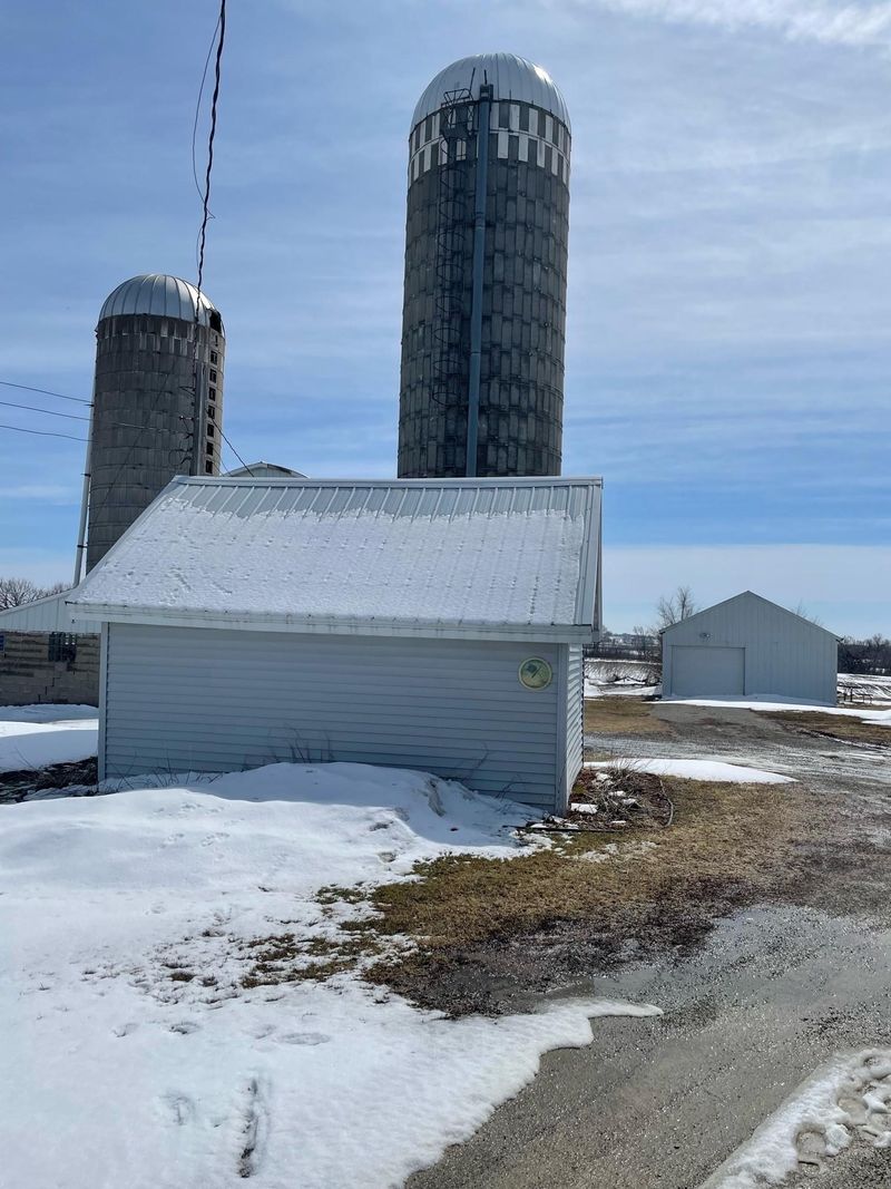 19500 Roberds Lake Blvd, Faribault, MN 55021