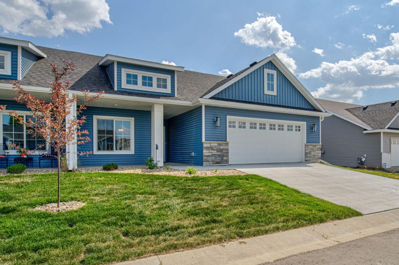 902 11th Pl NW, Kasson, MN 55944