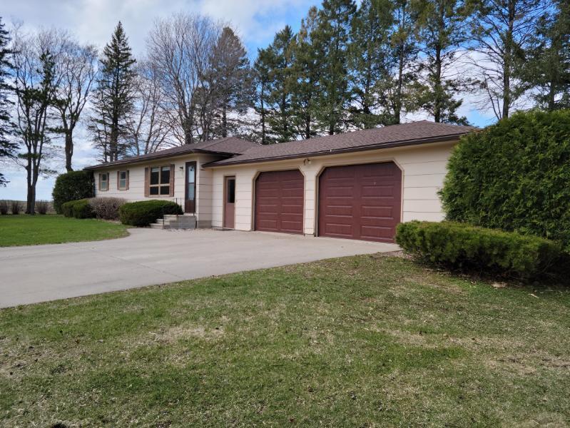 510 N Main St, Bricelyn, MN 56014