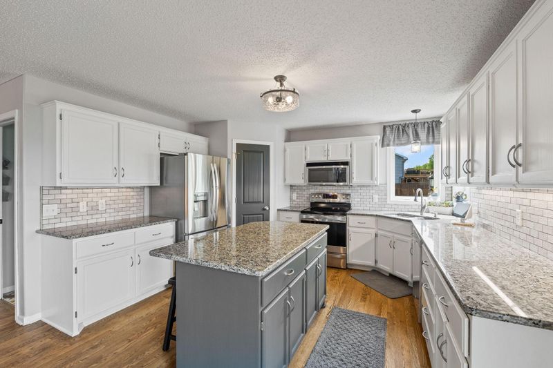 372 Greenway Dr, Delano, MN 55328