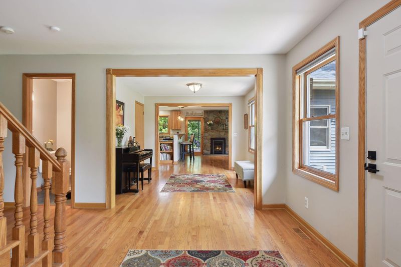 614 Glencoe Rd, Excelsior, MN 55331