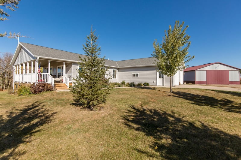 16890 Lake Ave, Kilkenny, MN 56052