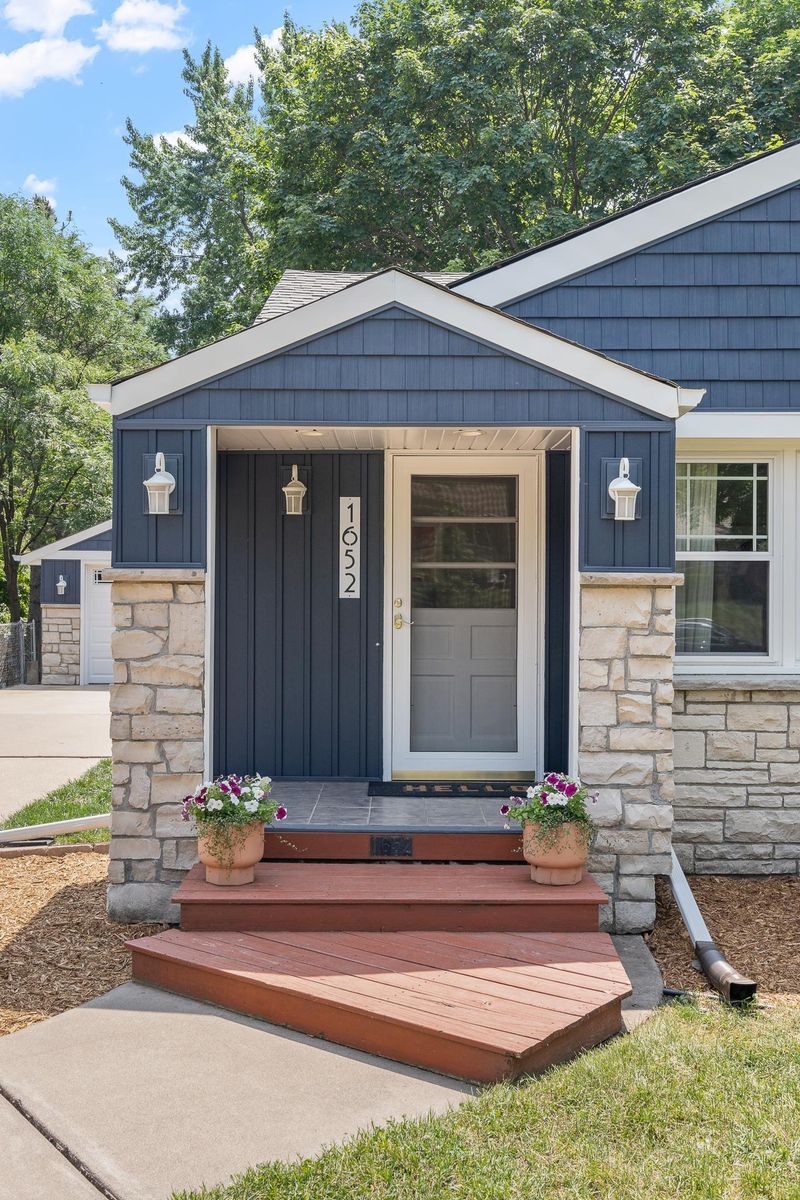 1652 Bohland Ave, Saint Paul, MN 55116