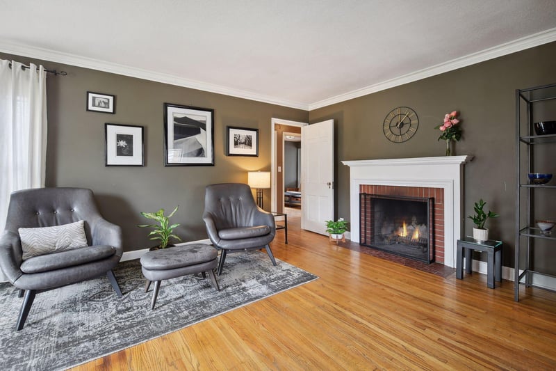 4313 W 42nd St, Edina, MN 55416